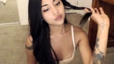 Amateur Webcam Teen Masturbates And Teases