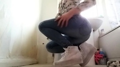 Crossdresser in tight Jeans and Sneakers