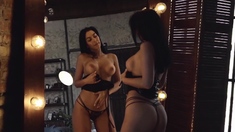 Love Chat Big Boobs Brunette Masturbating For Cam
