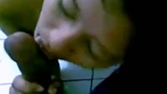 Indonesian Babe Gets Naughty on the Floor