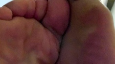Amateur Foot Fetish Girlfriend Sucks and gives a Footjob