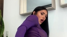 Solo booty assed babe ass toying masturbation in hi def