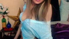 Amateur Webcam Cute Teen Plays Solo