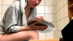 Amateur Super Hot Brunette Masturbating 3 Mp4