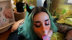 Cute amateur webcam teen girl toying pussy on webcam